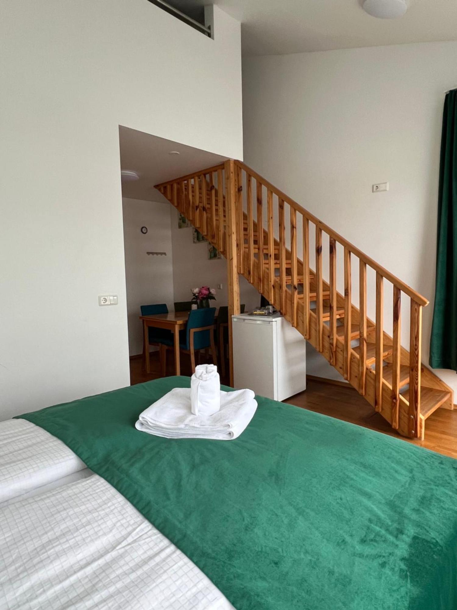 Media Luna Guesthouse Сейдісфіордюр Екстер'єр фото