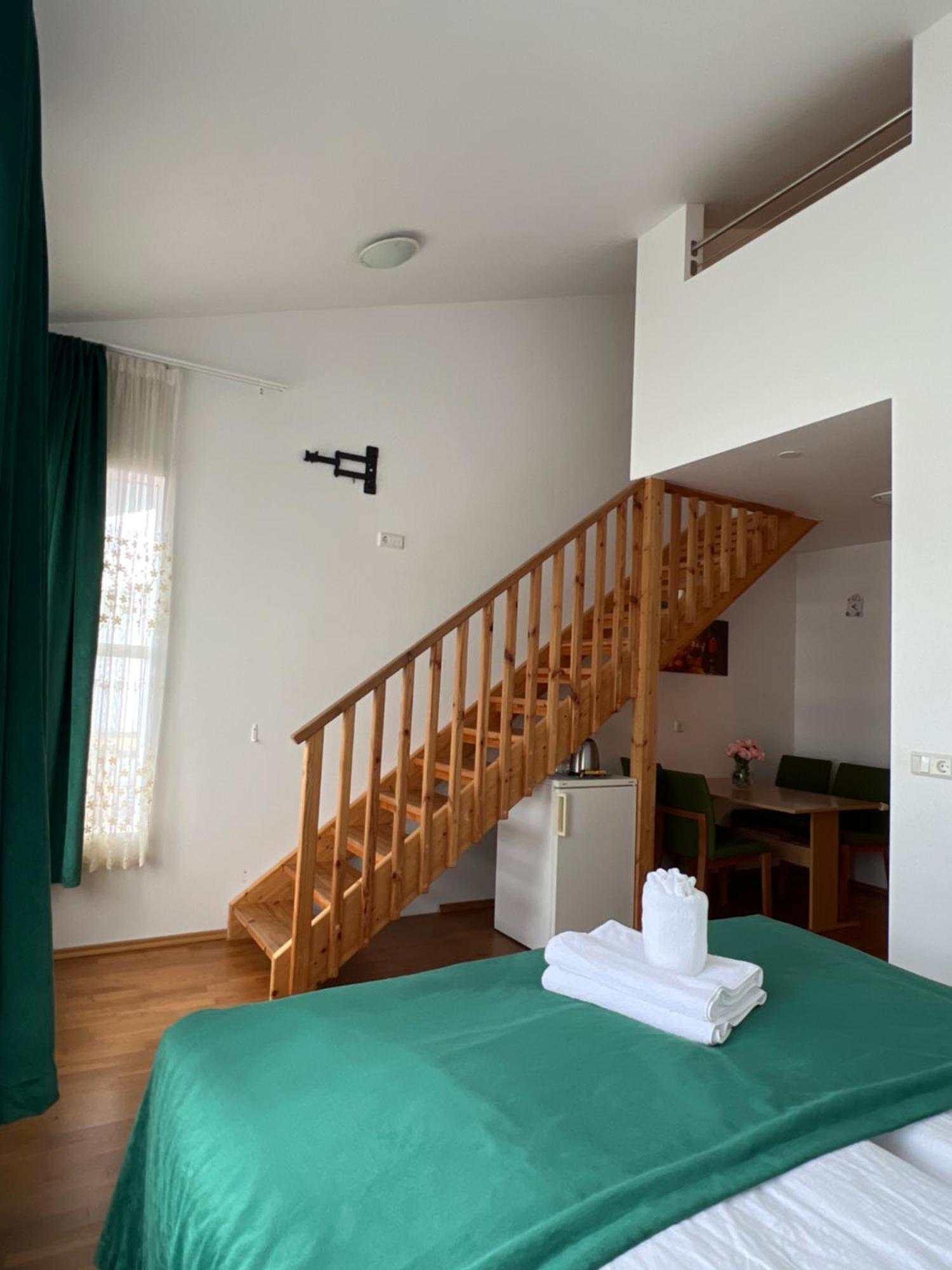 Media Luna Guesthouse Сейдісфіордюр Екстер'єр фото