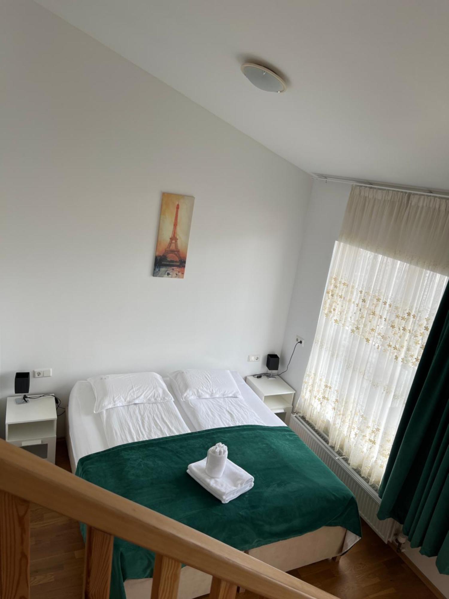 Media Luna Guesthouse Сейдісфіордюр Екстер'єр фото